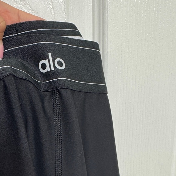 ALO Yoga Airlift High-Waist Suit Up Legging - Picture 5 of 6